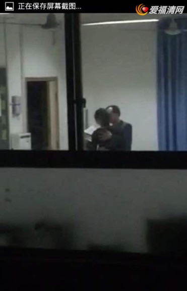 2015427212055183ezh52.jpg